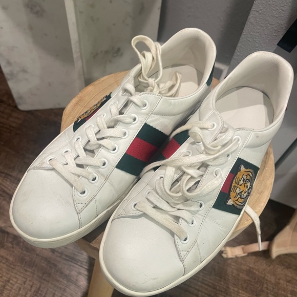 Gucci White Sneakers with Red and Green Stripes - Picture 1 of 3